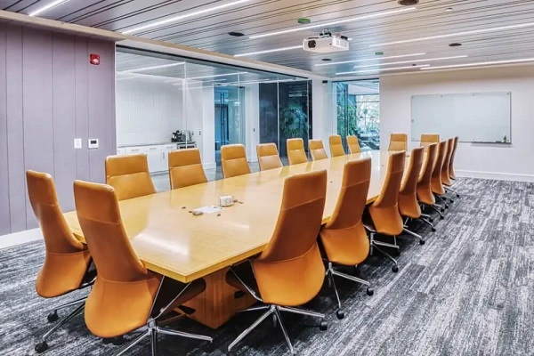 Conference rooms, meeting spaces, and huddle rooms are many of the workpalce solutions we can do.